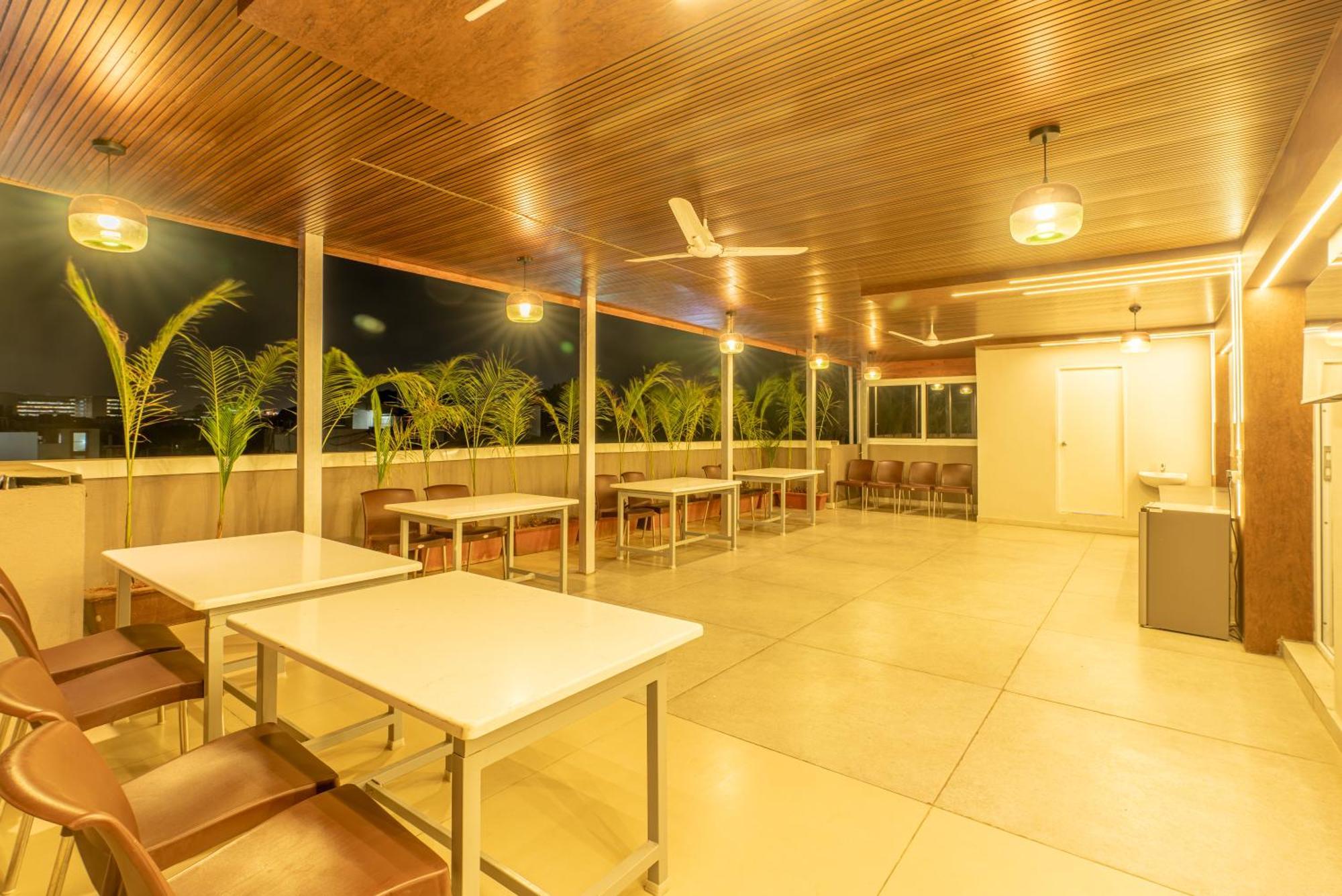 Seasons Suites Koramangala Bangalore Exterior photo